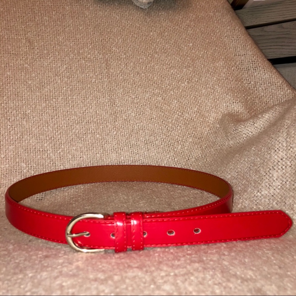 🦋 NWOT red faux leather belt
